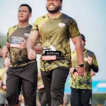 Runner Photo 6784210