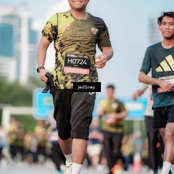 Runner Photo 6784344