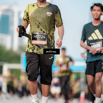 Runner Photo 6784371