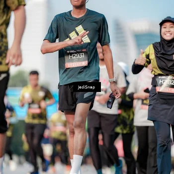 Runner Photo 6784431
