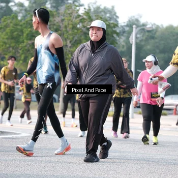 Runner Photo 6784450