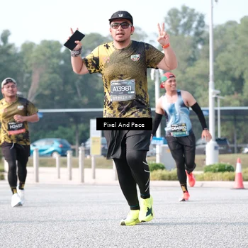 Runner Photo 6784673