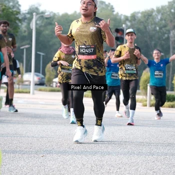 Runner Photo 6784678