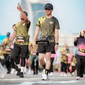 Runner Photo 6784723