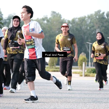 Runner Photo 6784735