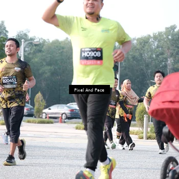 Runner Photo 6784925