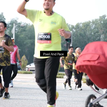 Runner Photo 6784931