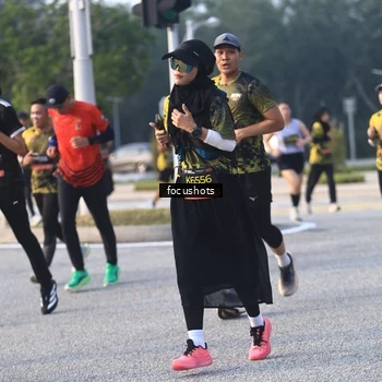 Runner Photo 6785425