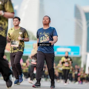 Runner Photo 6785657