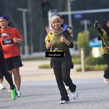 Runner Photo 6785676