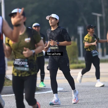 Runner Photo 6785714