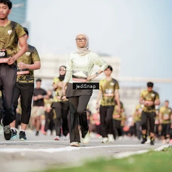 Runner Photo 6786011
