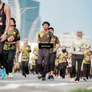 Runner Photo 6786029
