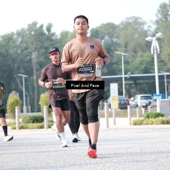 Runner Photo 6786341