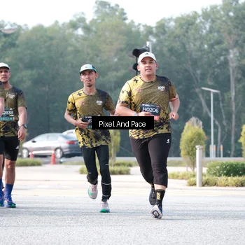 Runner Photo 6786475