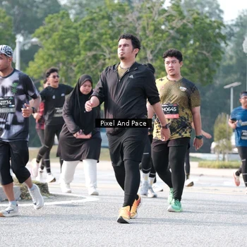 Runner Photo 6786631