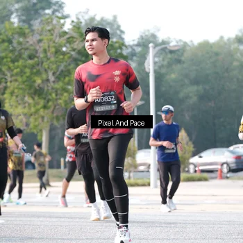 Runner Photo 6786674