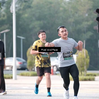 Runner Photo 6786732