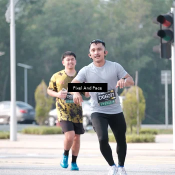 Runner Photo 6786736