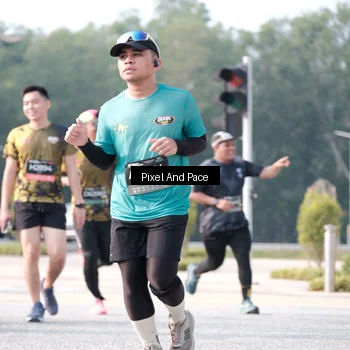 Runner Photo 6786897