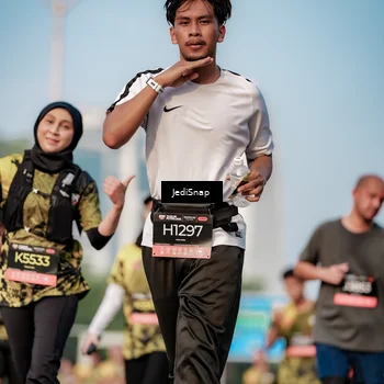 Runner Photo 6787118
