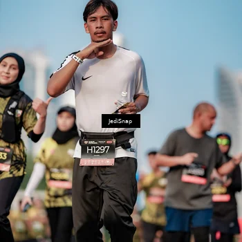 Runner Photo 6787146
