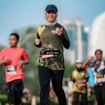 Runner Photo 6787259