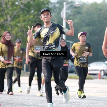Runner Photo 6787412