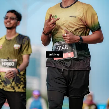 Runner Photo 6787449