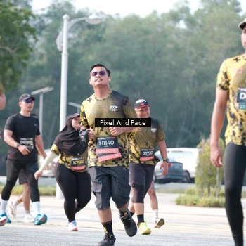 Runner Photo 6787542