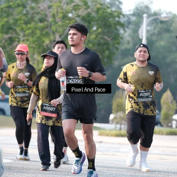 Runner Photo 6787628