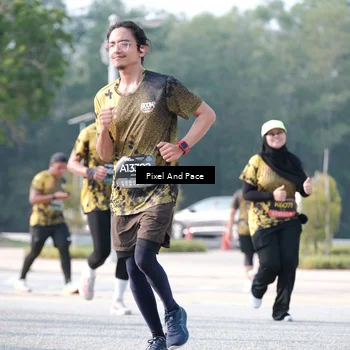Runner Photo 6787689