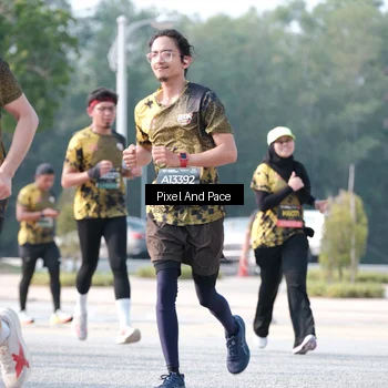 Runner Photo 6787692