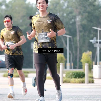 Runner Photo 6787704