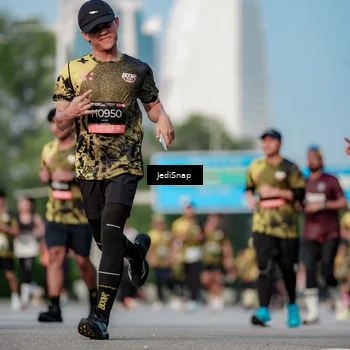 Runner Photo 6787706