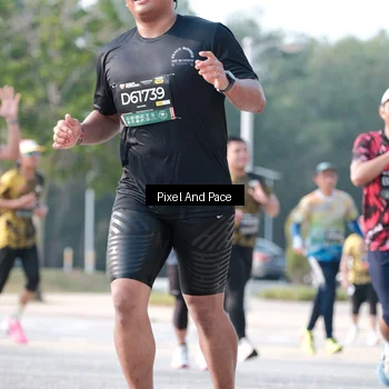 Runner Photo 6787753