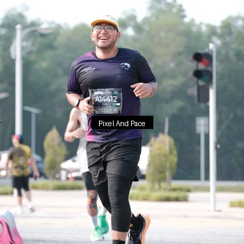 Runner Photo 6787820