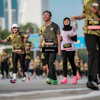 Runner Photo 6787835