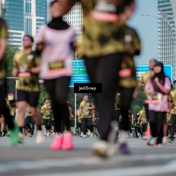 Runner Photo 6787874