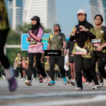 Runner Photo 6787921