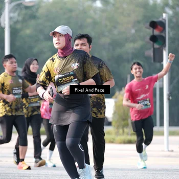 Runner Photo 6788081