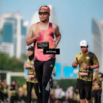 Runner Photo 6788213