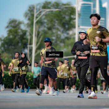 Runner Photo 6788312