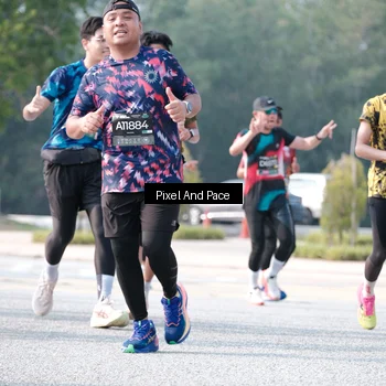 Runner Photo 6788415