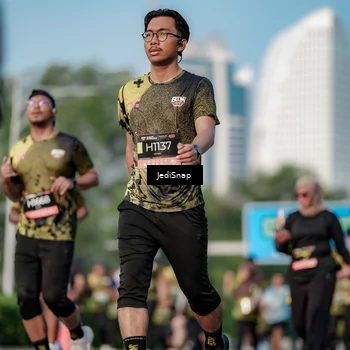 Runner Photo 6788737