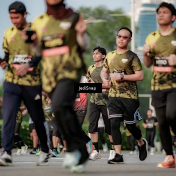Runner Photo 6789063