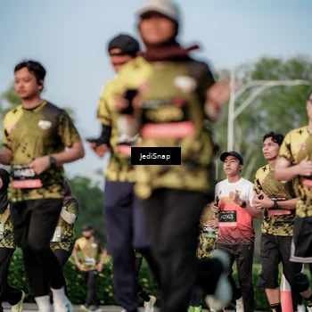Runner Photo 6789393