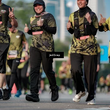 Runner Photo 6789425