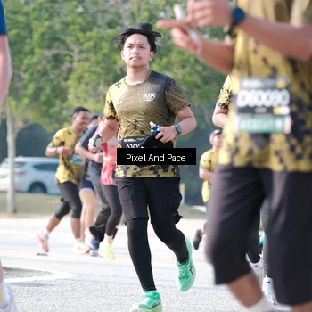 Runner Photo 6790353