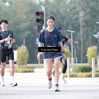 Runner Photo 6790384
